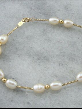 NEW Freshwater Pearl and 14K Gold Bead Bracelet - White Pearls